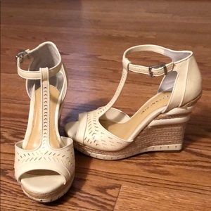 Cream 4 1/2 in wedge, 1 in platform sandle.